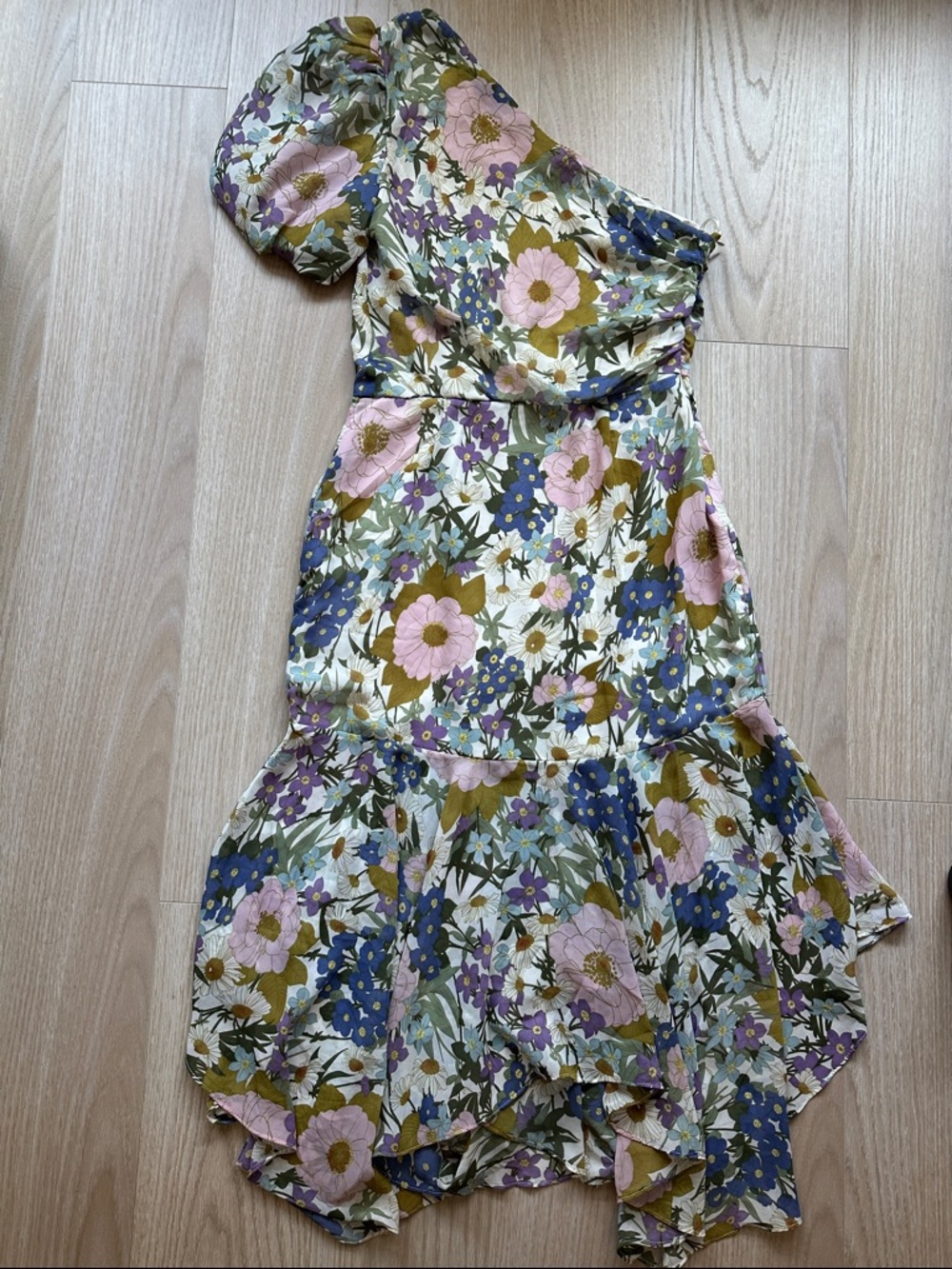 Astr Santorini Dress in Off White Retro Floral